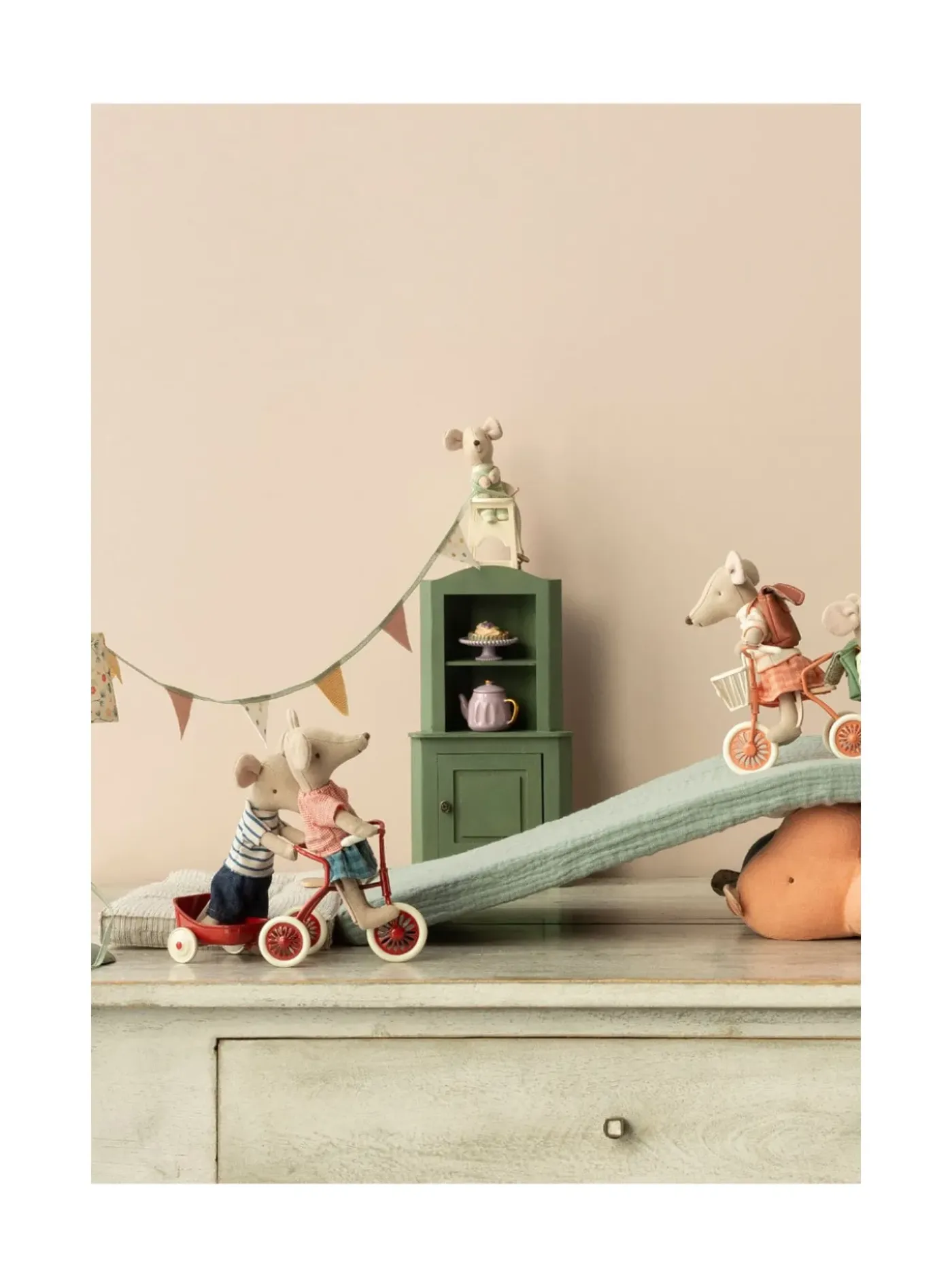 Arsene et les pipelettes Souris Tricycle Maileg SISTER/RED Sale